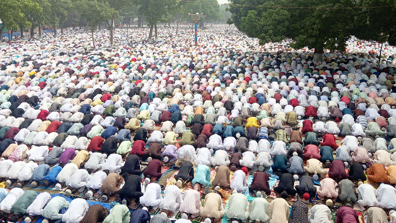 শোলাকিয়ায় ৬ লাখের বেশি মুসল্লির অংশগ্রহণে ঐতিহাসিক ঈদের জামাত