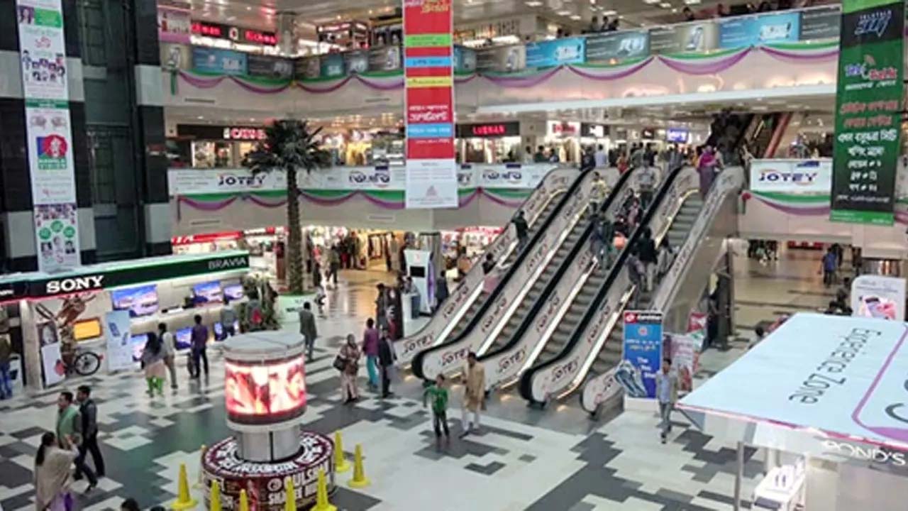 শপিংমল ও দোকানপাট সন্ধ্যা ৭টা পর্যন্ত খোলা