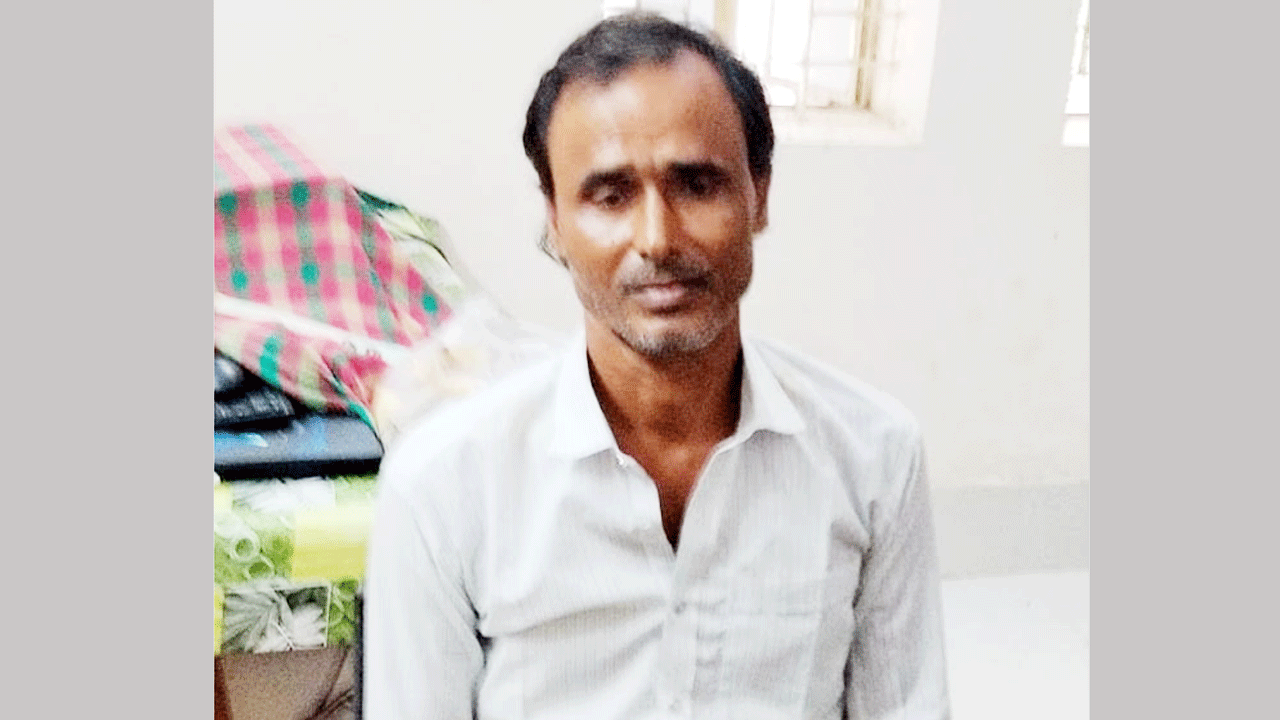 গ্রেফতার কার্যক্রম নিষিদ্ধ আওয়ামী লীগ নেতা দারোগ আলী