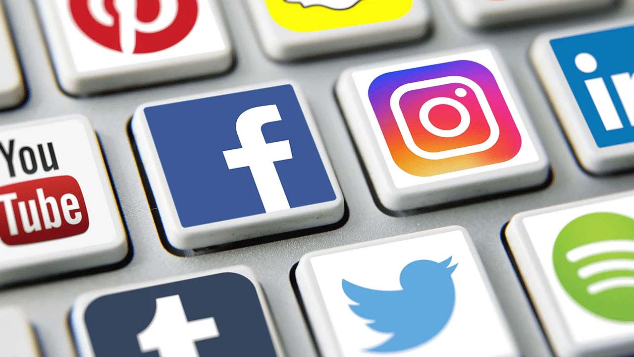 সামাজিক যোগাযোগমাধ্যম