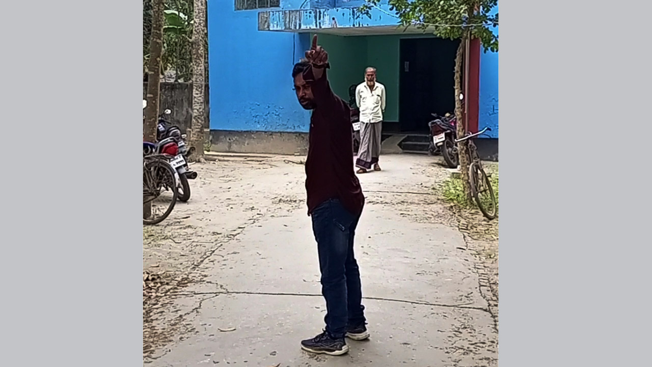 শৈলকুপার বগুড়া ইউনিয়নের ভূমি অফিসার ও পিয়নের বিরুদ্ধে অনিয়মের অভিযোগ