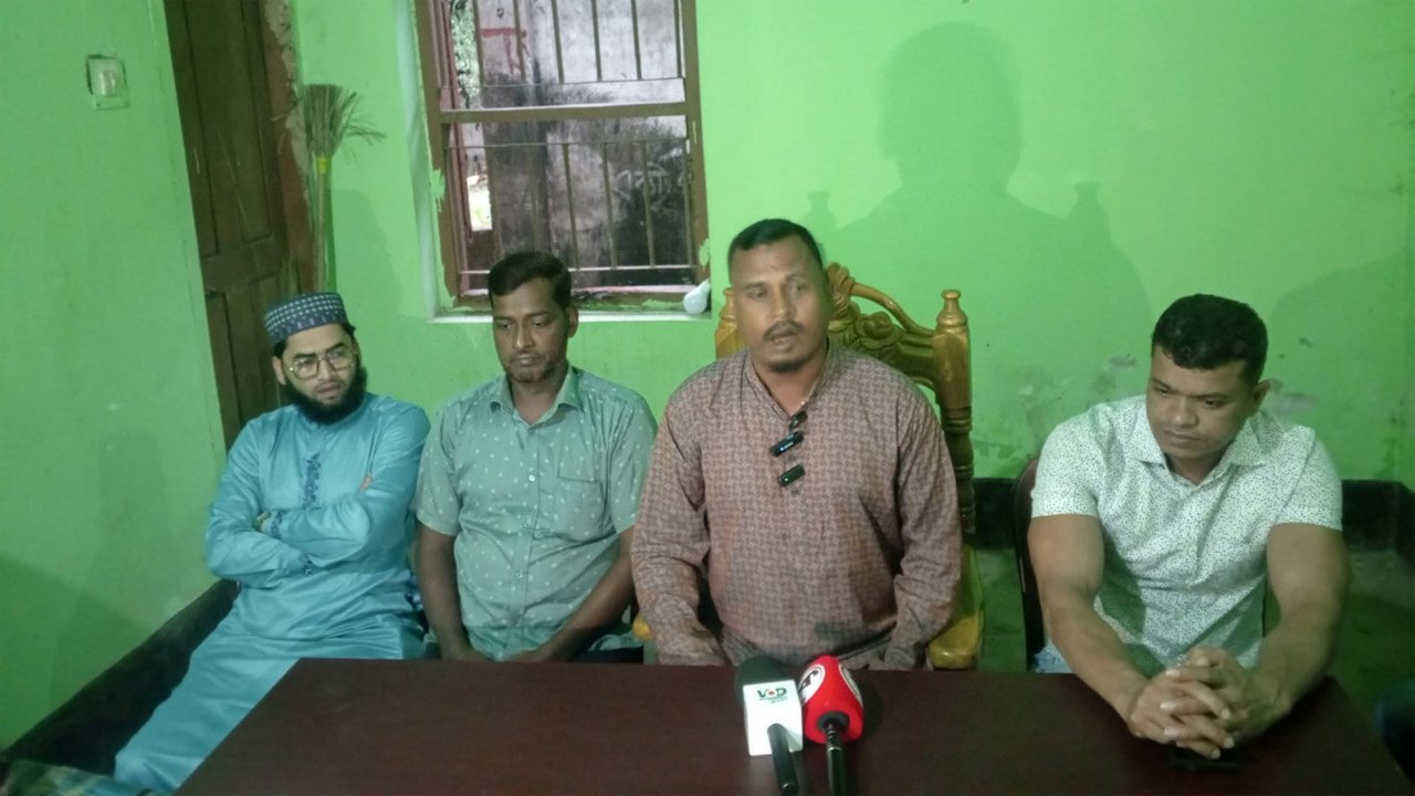 চাঁদার দাবিতে সোনাগাজীতে ব্যবসায়ীর উপর হামলা, নিরাপত্তা চেয়ে সংবাদ সম্মেলন