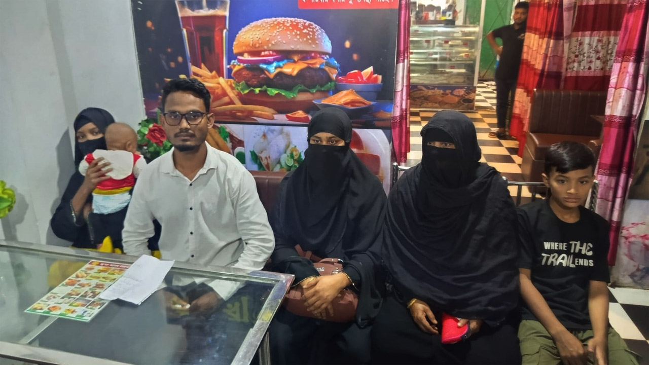 সোনাগাজীতে চাঁদা না পেয়ে বাড়িতে লুটপাট ও অগ্নিসংযোগের অভিযোগ