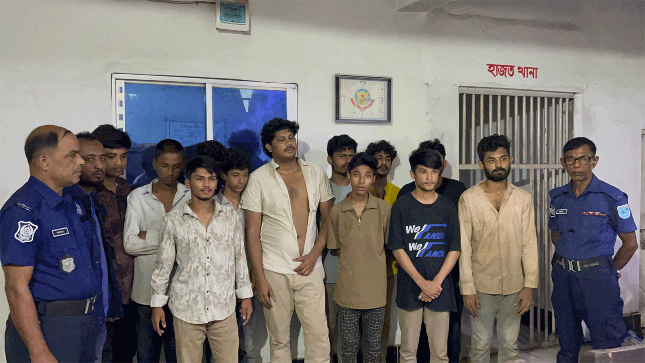 গ্রেফতার ছাত্রলীগ কর্মীরা