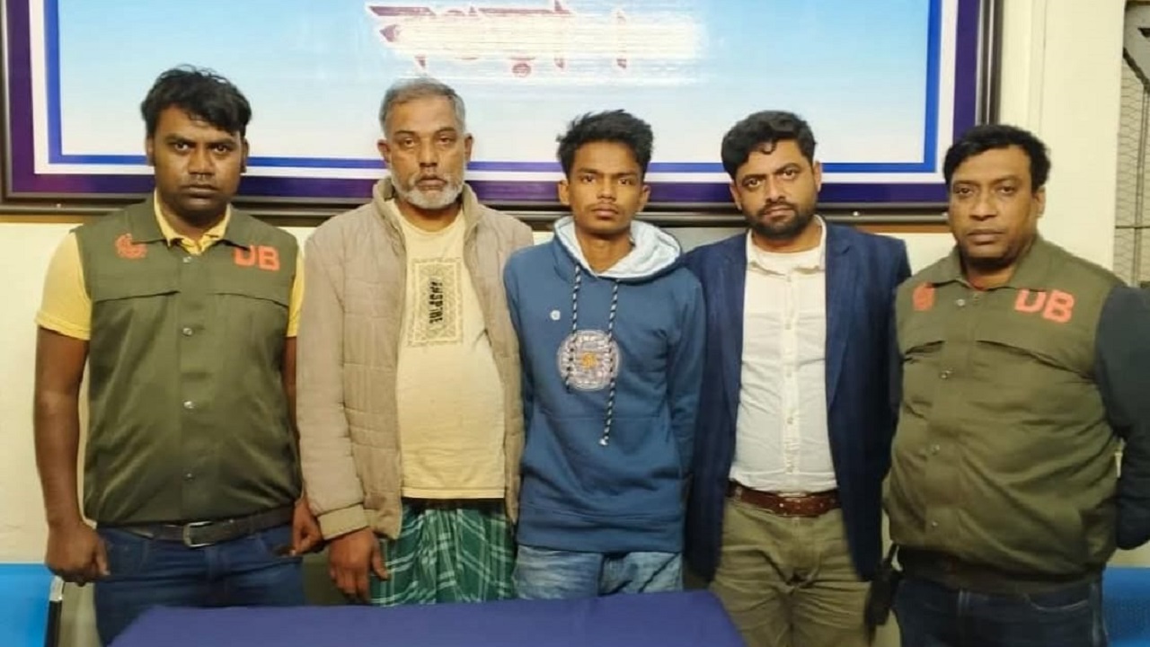 সোনাতলায় ডিবি পুলিশের মাদকবিরোধী অভিযানে গ্রেফতার ৩