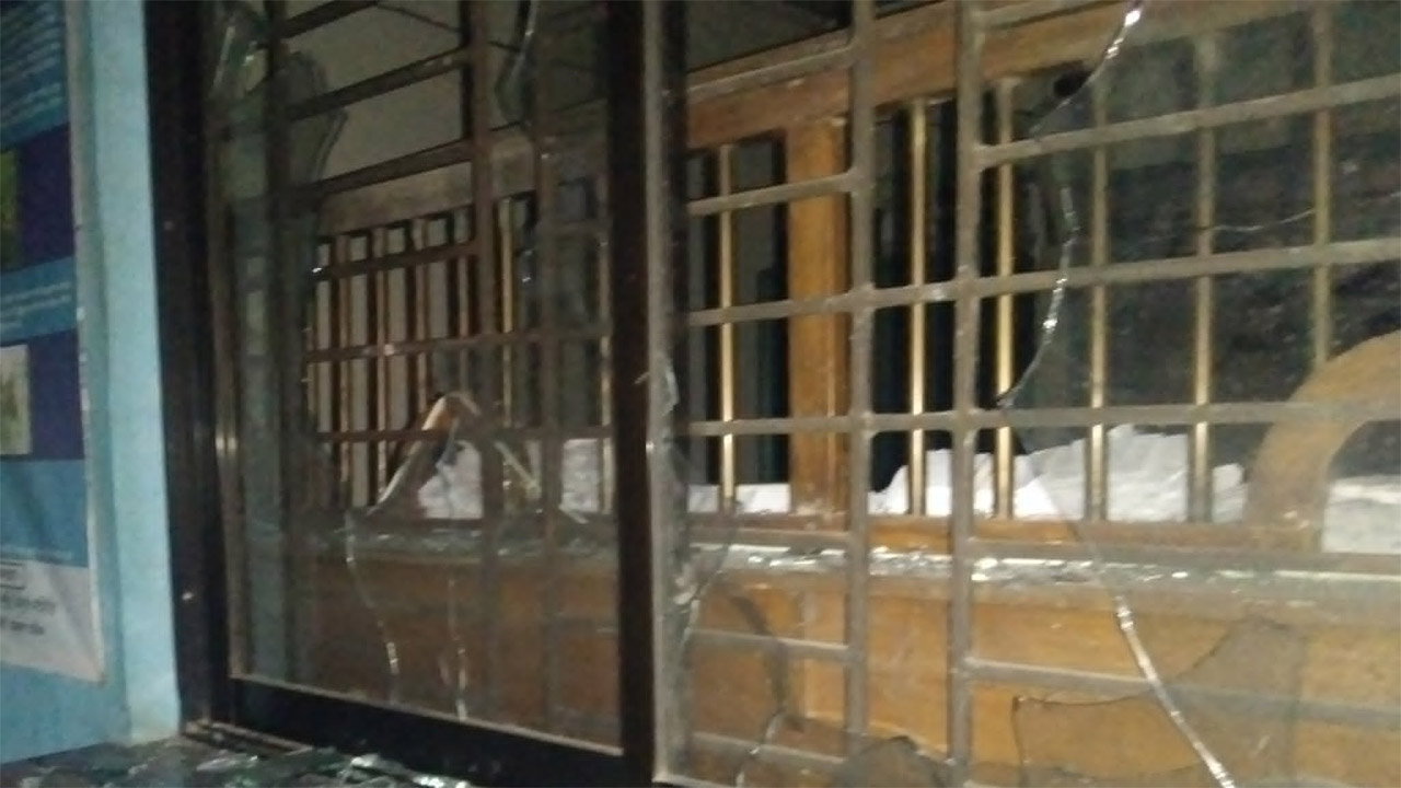 সরিষাবাড়ীতে বিদ্যুৎস্পৃষ্ট হয়ে মাস্টার রোল শ্রমিকের মৃত্যু