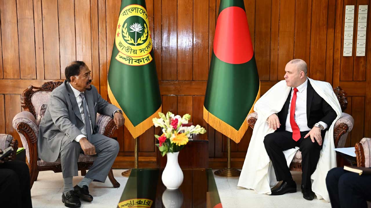 স্পিকারের সাথে সাক্ষাৎ করেন আলজেরিয়ার রাষ্ট্রদূত ড. আব্দেলুয়াহাব সাইদানি
