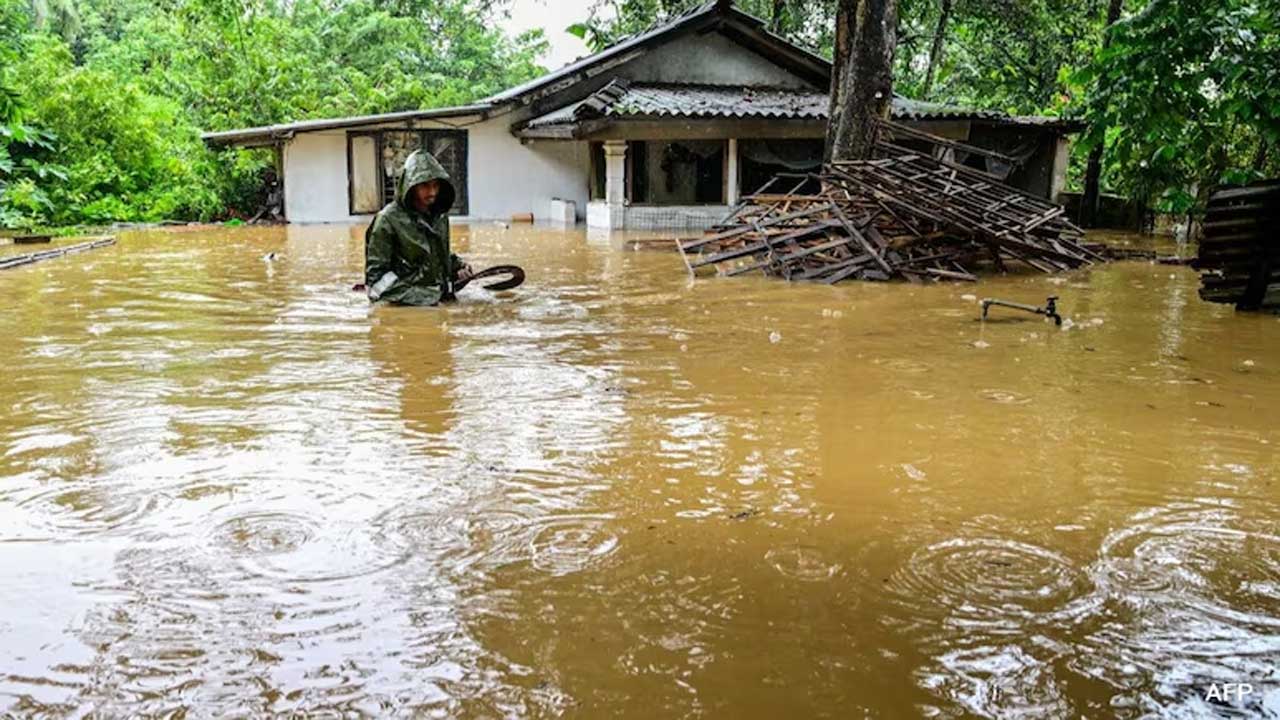 শ্রীলঙ্কায় বন্যা কবলিত একটি বাড়ি