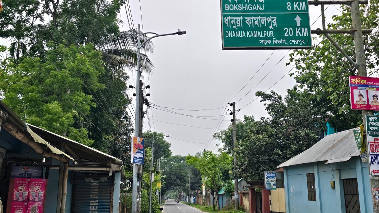 শ্রীবরদীতে কাজে আসছে না ৩ কোটি টাকা ব্যয়ে এলইডি স্মার্ট লাইট