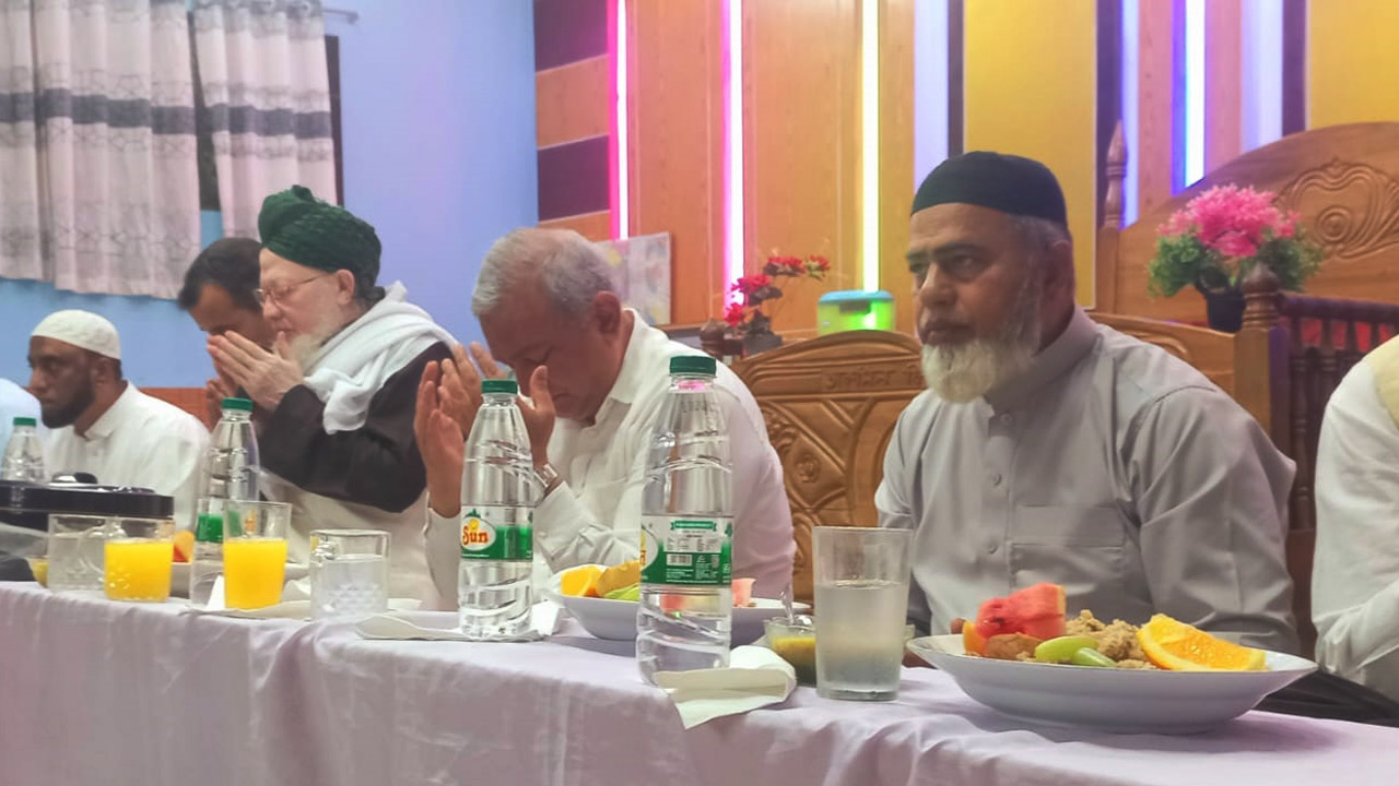 শ্রীমঙ্গলের শেখবাড়ি মাদরাসায় ইফতার মাহফিল