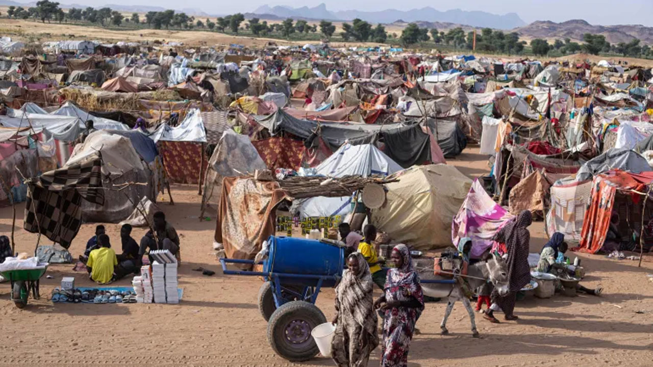 উম ইয়ানকুর ক্যাম্পে আল-ফাশার থেকে পালিয়ে আসা সুদানী নাগরিক
