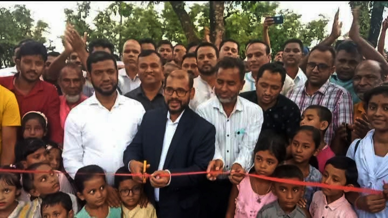 তাহিরপুরে শিশুপার্ক উদ্বোধন করলেন জেলা প্রশাসক ড. ইলিয়াস হোসাইন