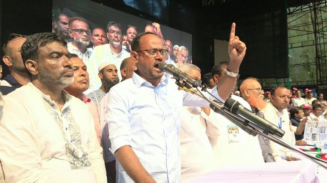 বক্তব্য দেন মৎস্য ও প্রাণিসম্পদ প্রতিমন্ত্রী সুলতান সালাউদ্দিন টুকু