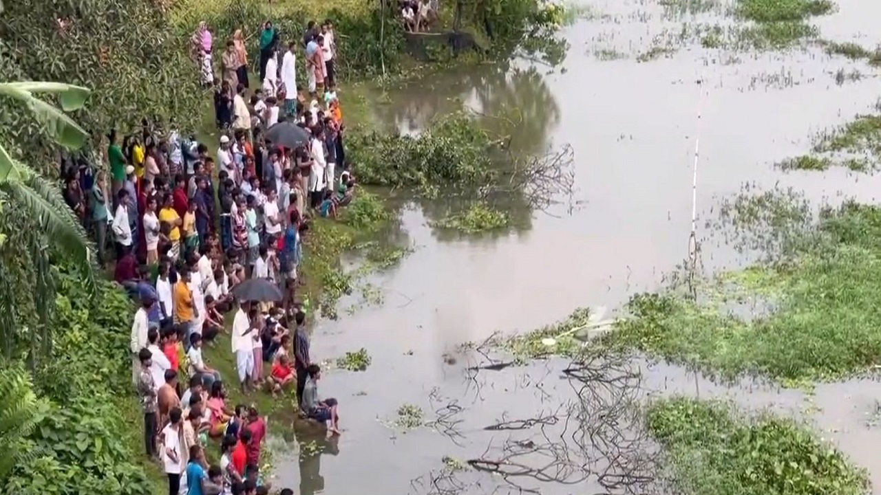 গাজীপুরে ব্রিজ থেকে সুতি নদীতে ঝাঁপ দিয়ে নিখোঁজ কলেজ ছাত্রী