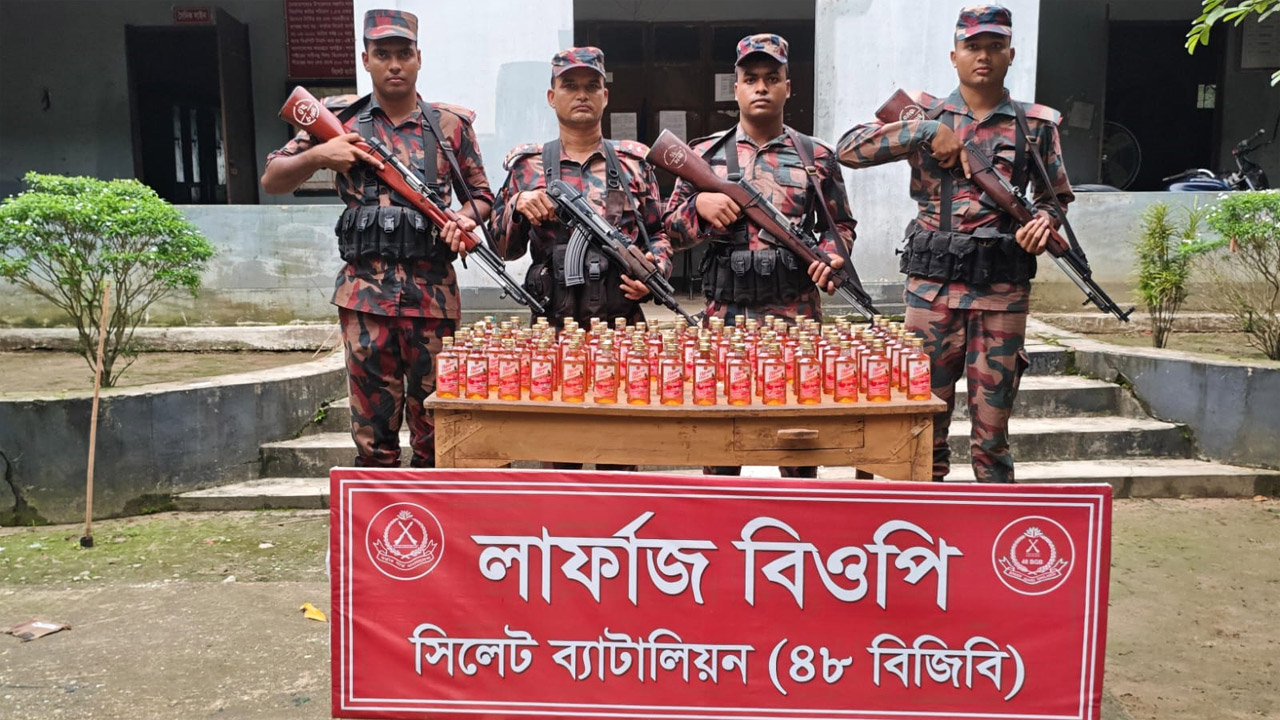 সিলেটে ৬৬ লাখ টাকার ভারতীয় চোরাইপণ্য জব্দ