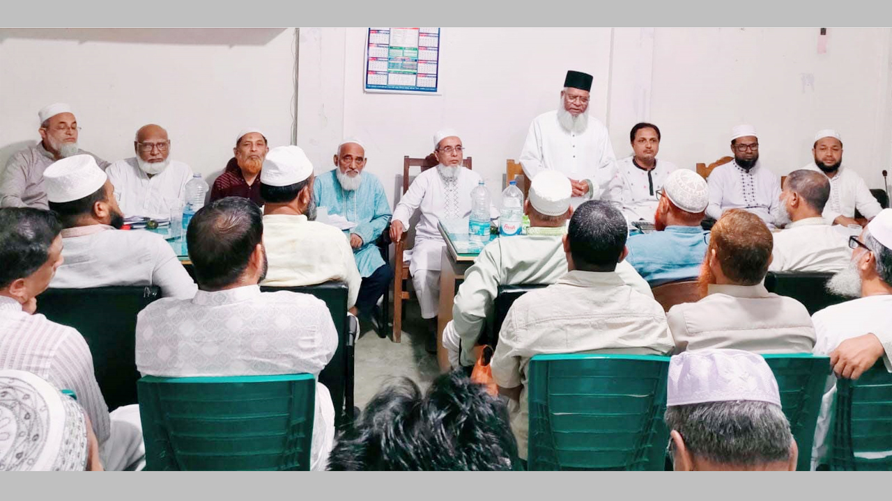 বক্তব্য রাখছেন মাওলানা হাবিবুর রহমান