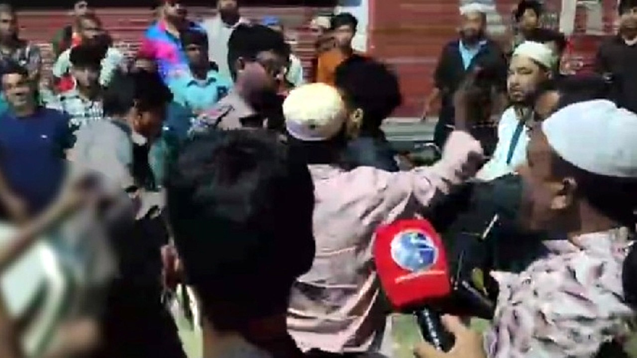 সিলেটে পুলিশকে অটোরিকশা চালকের থাপ্পড়