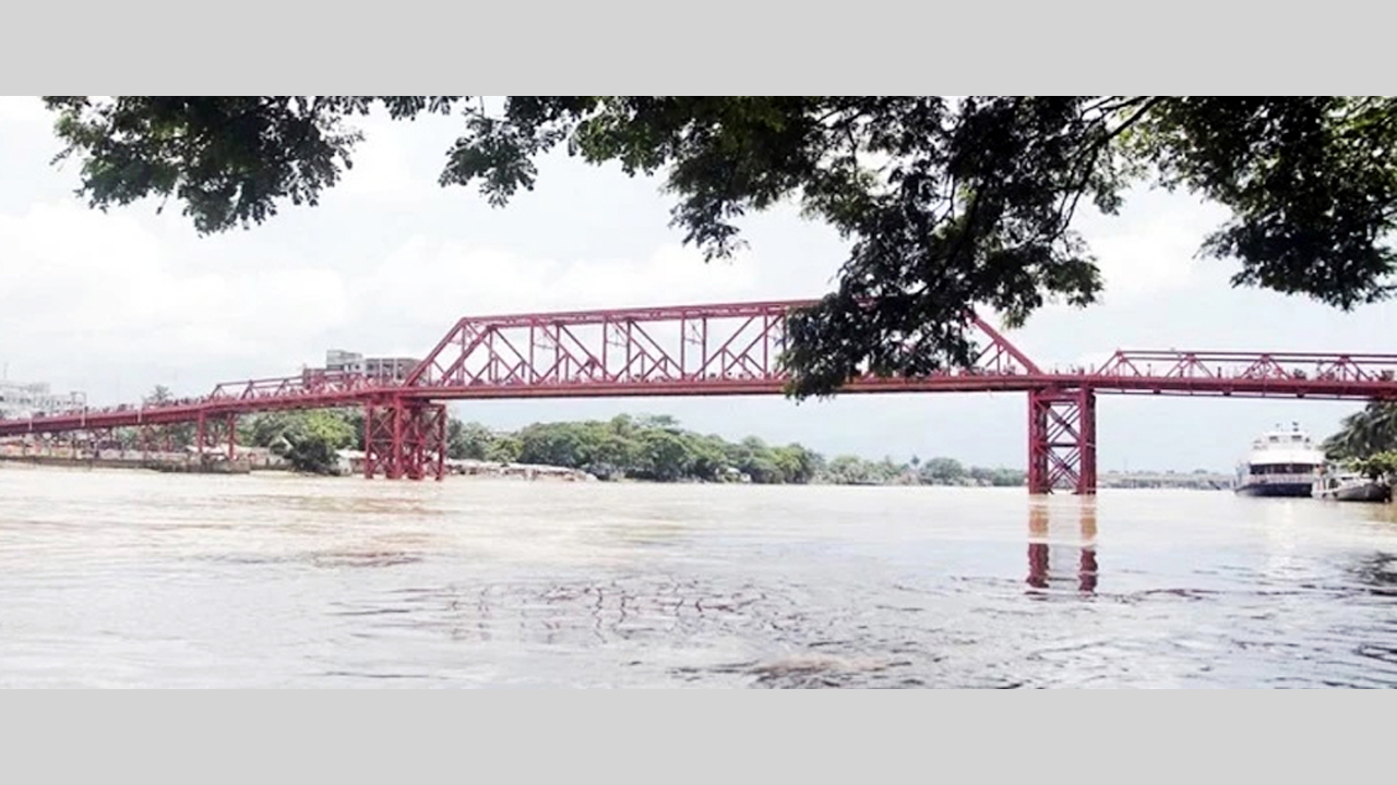 সুরমা নদীতে বৃদ্ধি পেয়েছে পানি