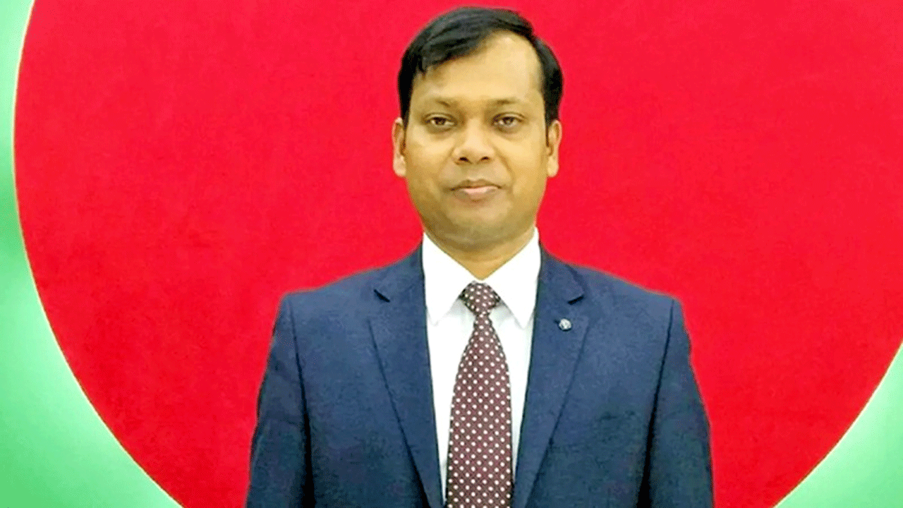 ডিসি মো: সারওয়ার আলম