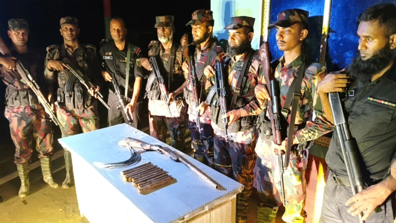 উদ্ধার অস্ত্র ও বিস্ফোরক