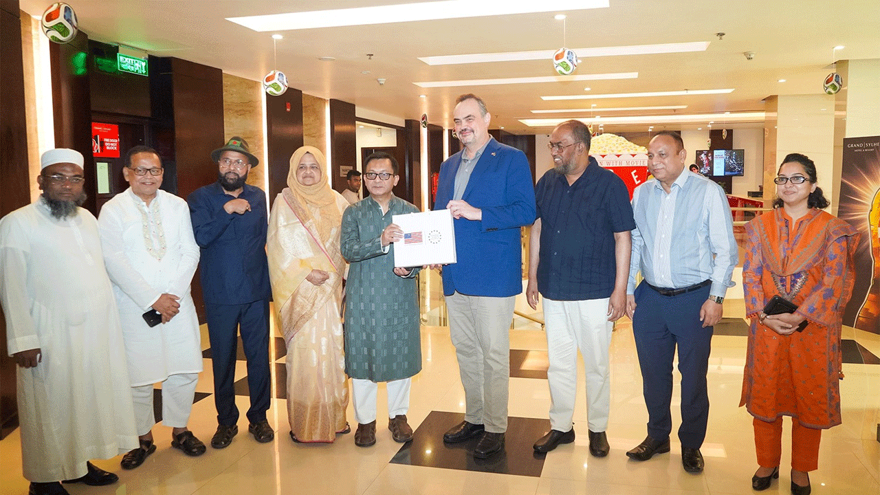সৌজন্য সাক্ষাতে বাণিজ্যমন্ত্রী ও যুক্তরাষ্ট্রের রাষ্ট্রদূত