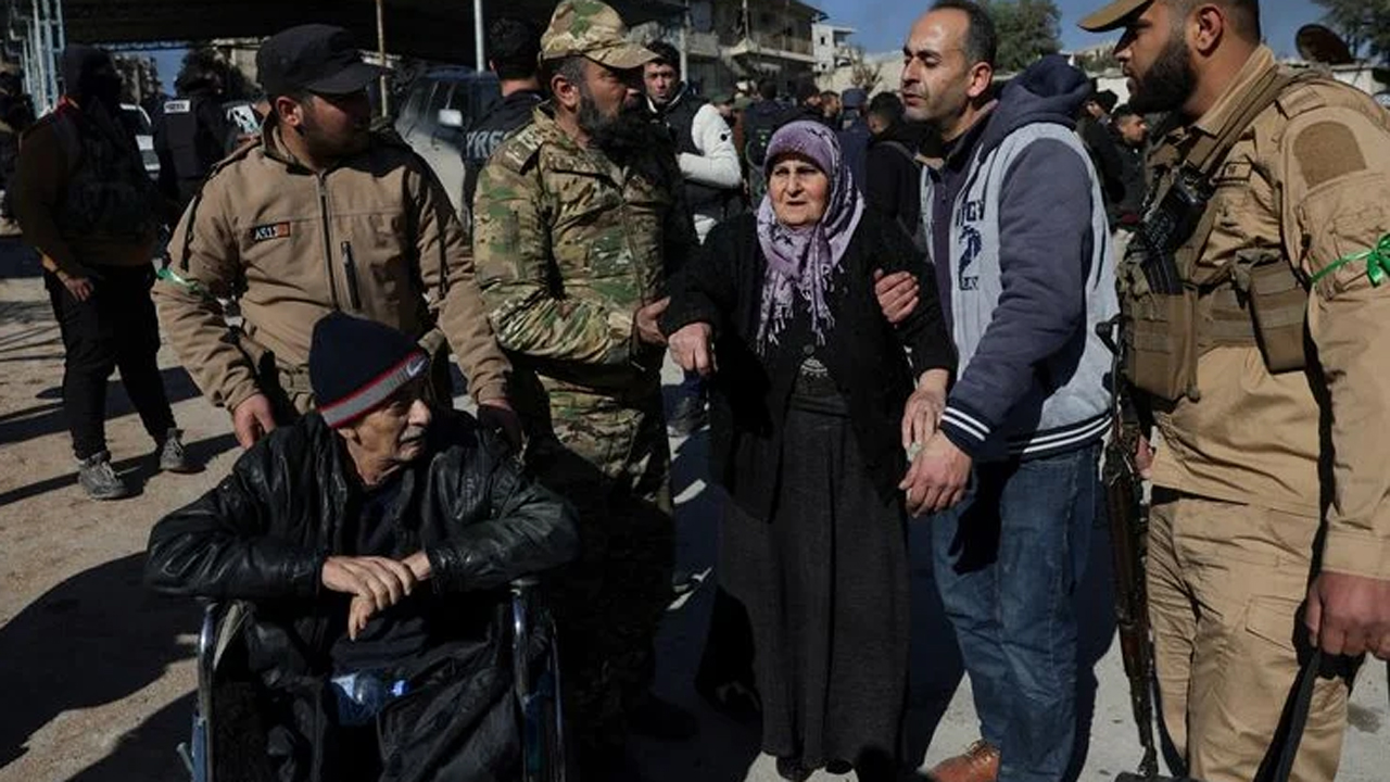 কয়েক দিনের তীব্র সংঘর্ষে ২১ বেসামরিক নিহত ও দেড় লাখের বেশি মানুষ বাস্তুচ্যুত হয়েছে