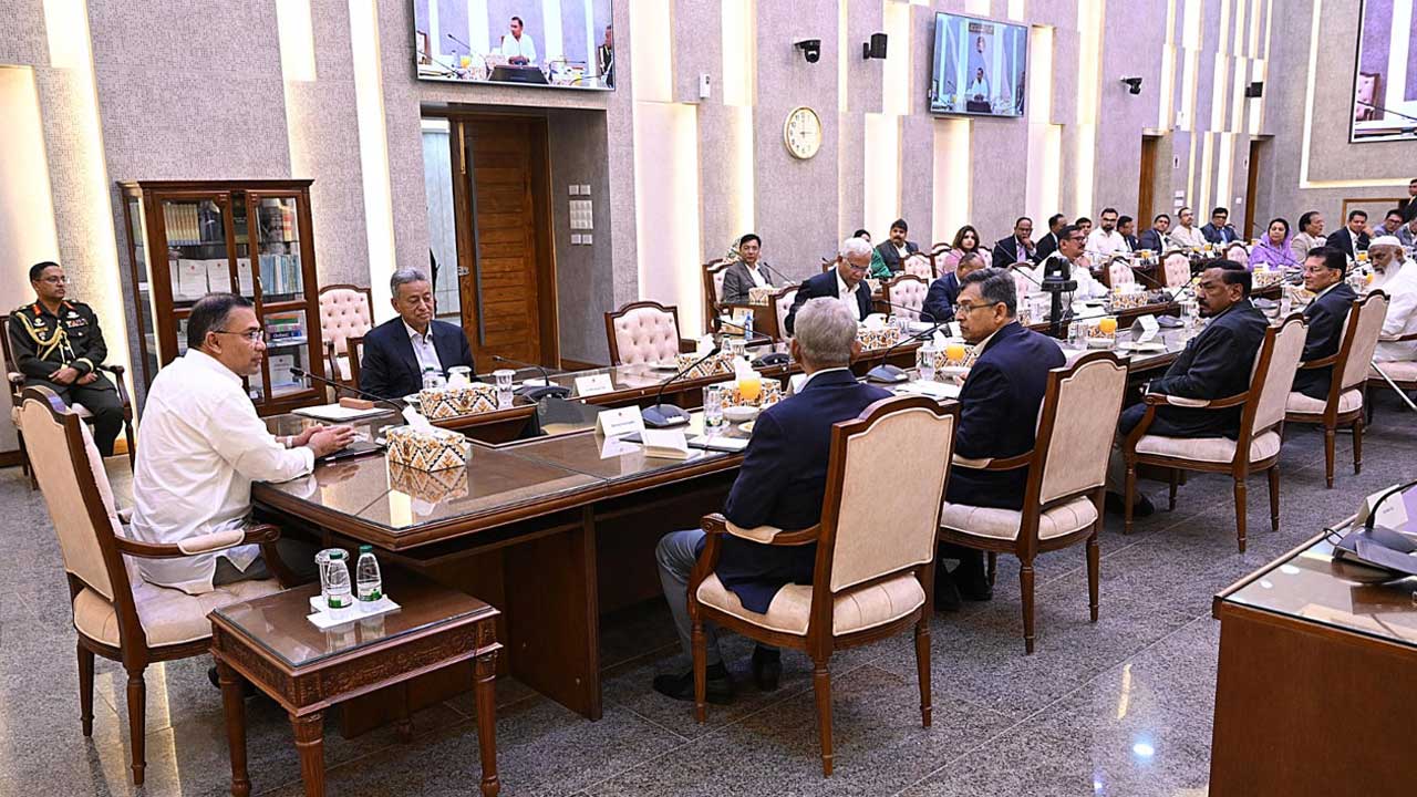 বিএনপি সরকারের প্রথম মন্ত্রিসভায় সভাপতিত্ব করেন প্রধানমন্ত্রী তারেক রহমান