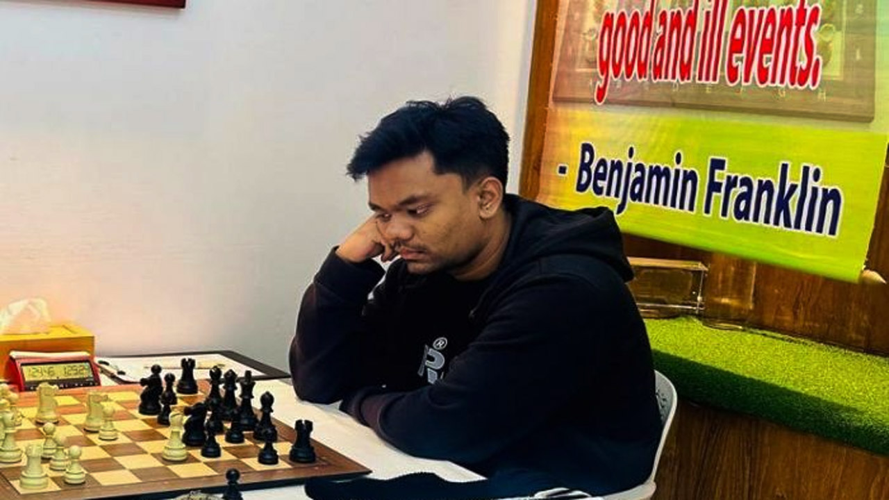 যুক্তরাস্ট্রের গ্র্যান্ডমাস্টারকে হারালেন তাহসিন