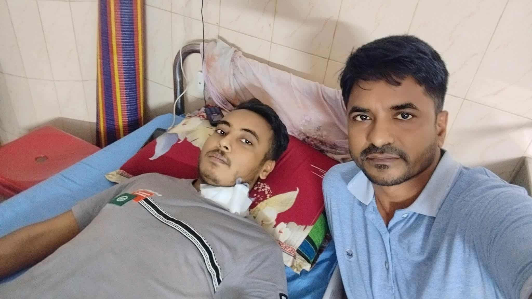 আলামিনের খোঁজ নিচ্ছেন স্থানীয় সাংবাদিক মাহফুজুর রহমান