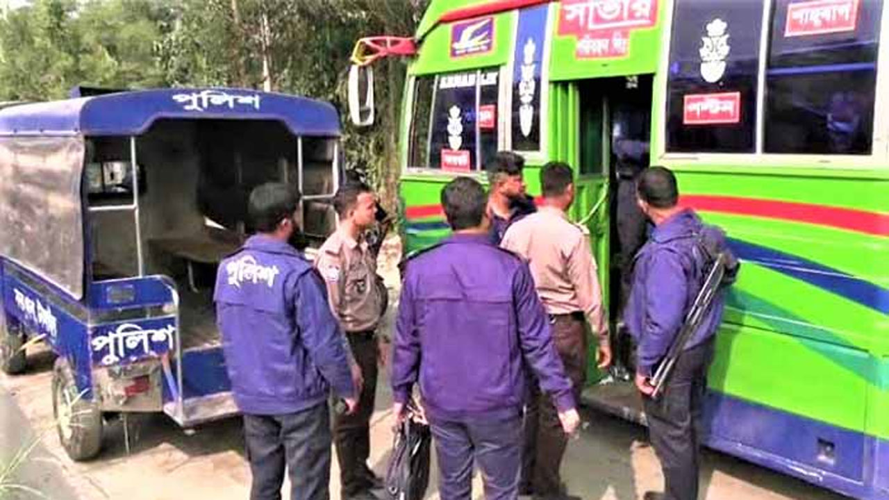 চলন্ত বাসে ধর্ষণের ঘটনায় তিন আসামি ১৬৪ ধারায় নিজেদের দোষ স্বীকার করে জবানবন্দি দিয়েছেন