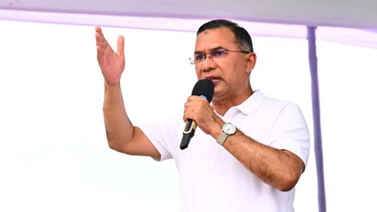 জনসমাবেশে বক্তব্য দিচ্ছেন প্রধানমন্ত্রী তারেক রহমান