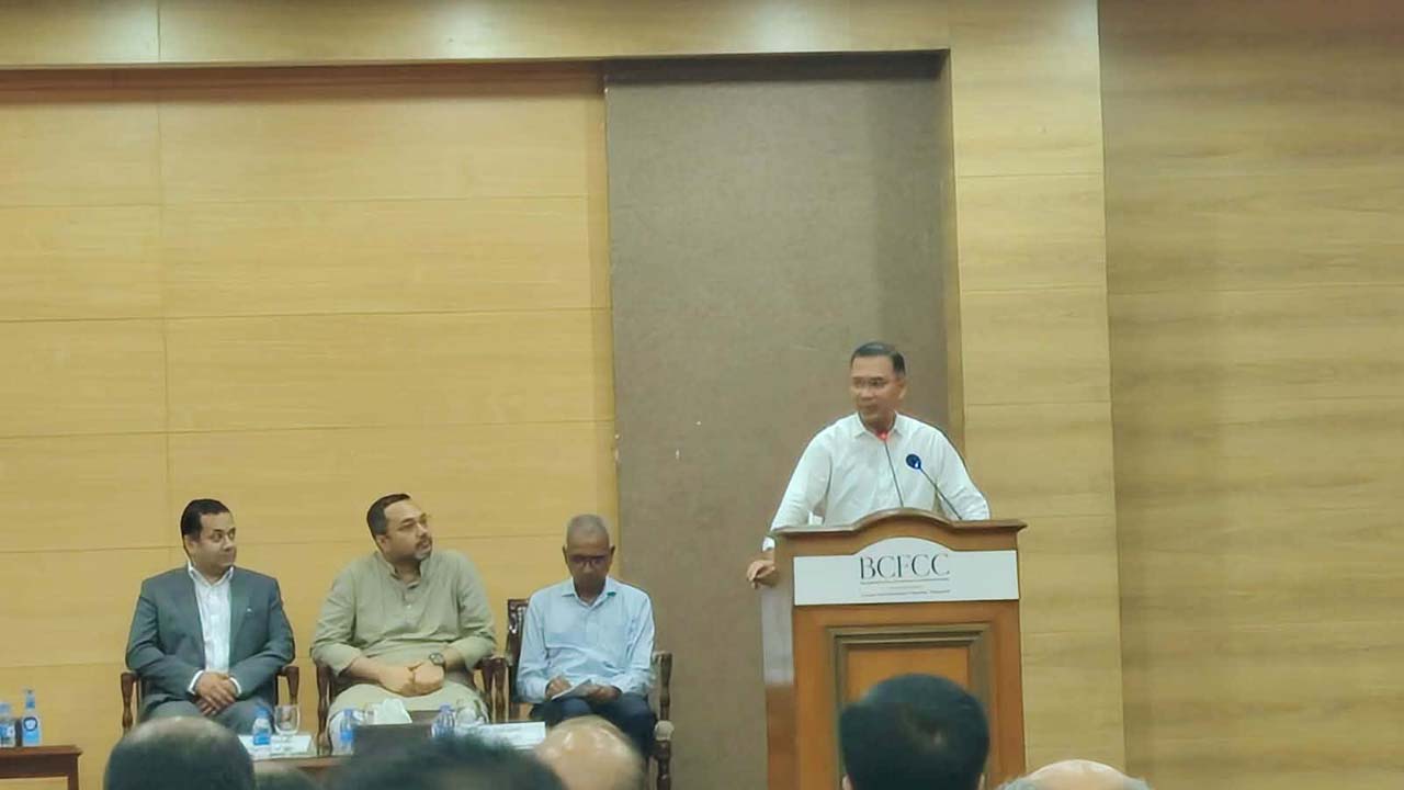 বক্তব্য দিচ্ছেন প্রধানমন্ত্রী তারেক রহমান