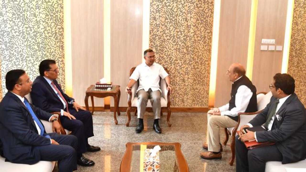 প্রধানমন্ত্রী তারেক রহমানের সাথে বাংলাদেশে নিযুক্ত ভারতীয় হাইকমিশনার দীনেশ ত্রিবেদী সাক্ষাৎ করেছেন