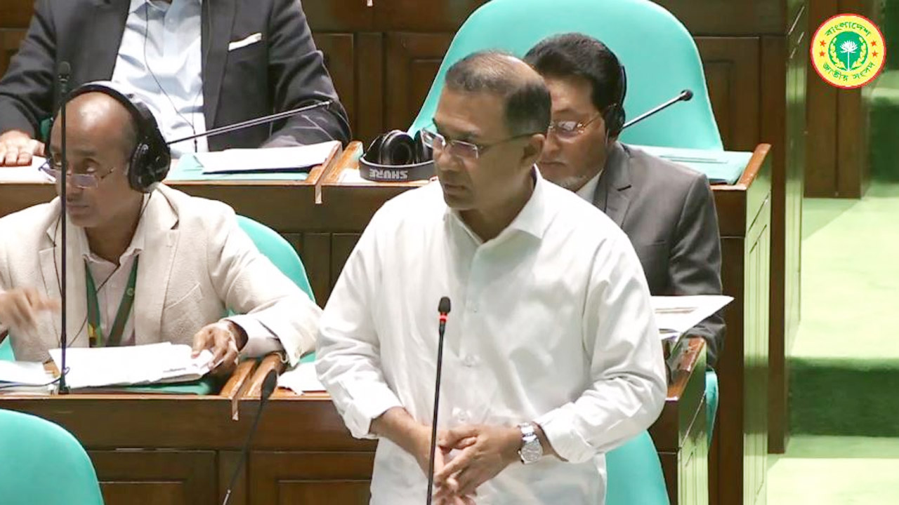 জাতীয় সংসদে বক্তব্য রাখছেন প্রধানমন্ত্রী তারেক রহমান