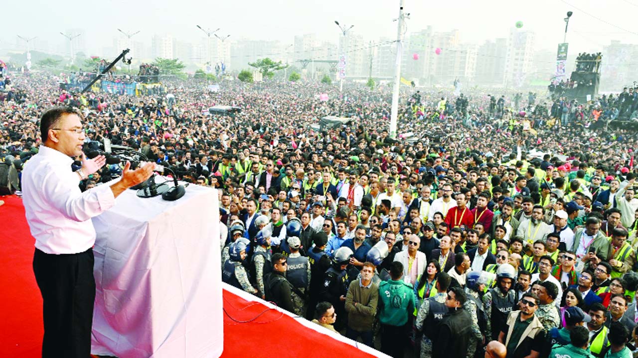 স্বদেশ প্রত্যাবর্তনের পর পূর্বাচলে গণসংবর্ধনায় বক্তব্য রাখেন তারেক রহমান