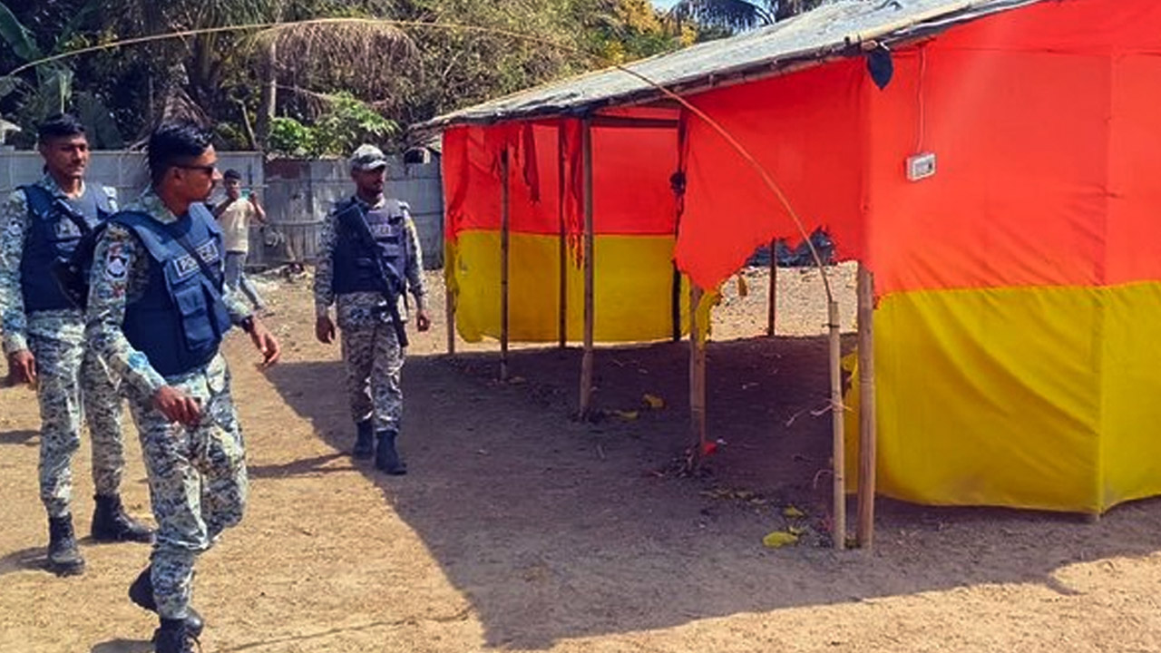 টেকনাফে দাঁড়িপাল্লার অস্থায়ী নির্বাচনী কার্যালয়ে দুর্বৃত্তের আগুন