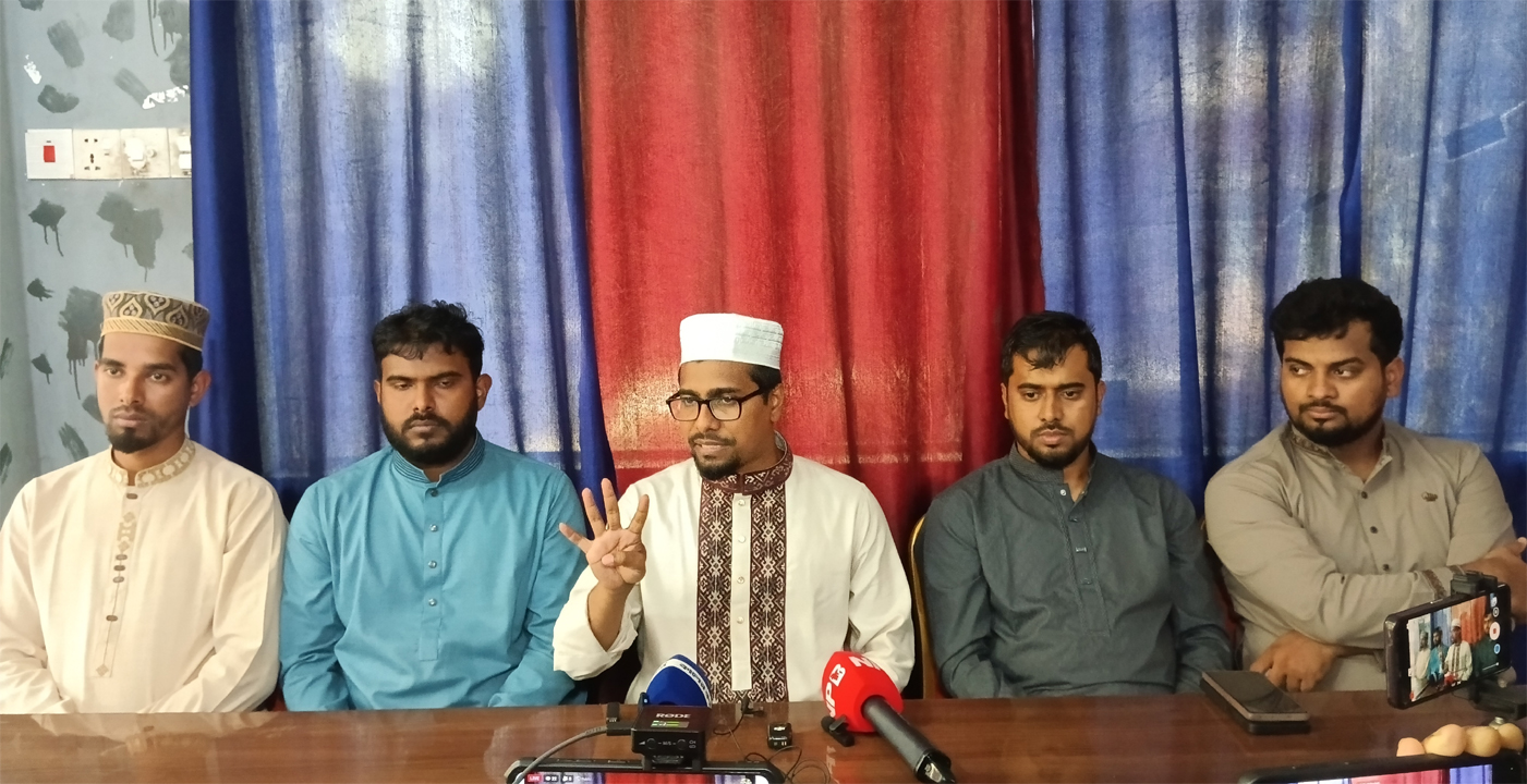 ঠাকুরগাঁওয়ে সাংবাদিকদের সাথে মতবিনিময় সভায় বক্তব্য দেন ইসলামী ছাত্রশিবিরের কেন্দ্রীয় সভাপতি নুরুল ইসলাম সাদ্দাম