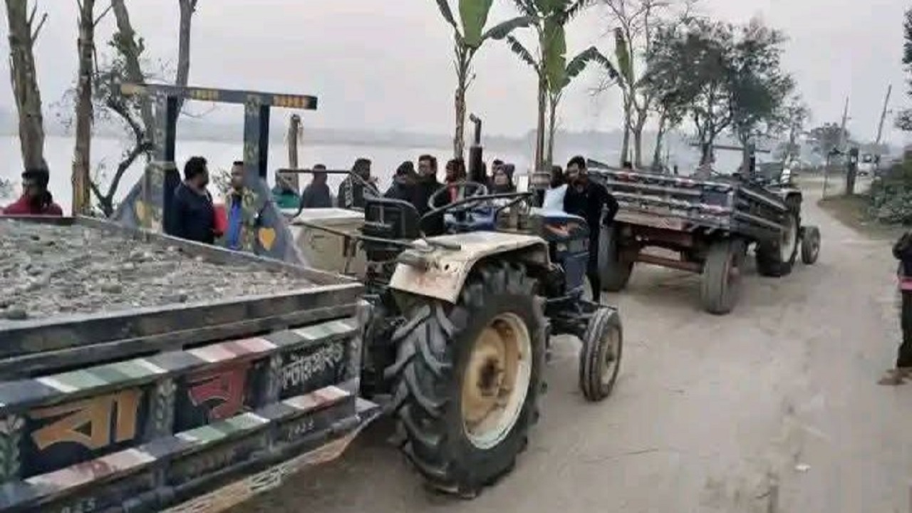 তিস্তার পেটে মরণযন্ত্র : অবাধে লুট, সিন্ডিকেটের তাণ্ডবে ধসে পড়ছে বাঁধ