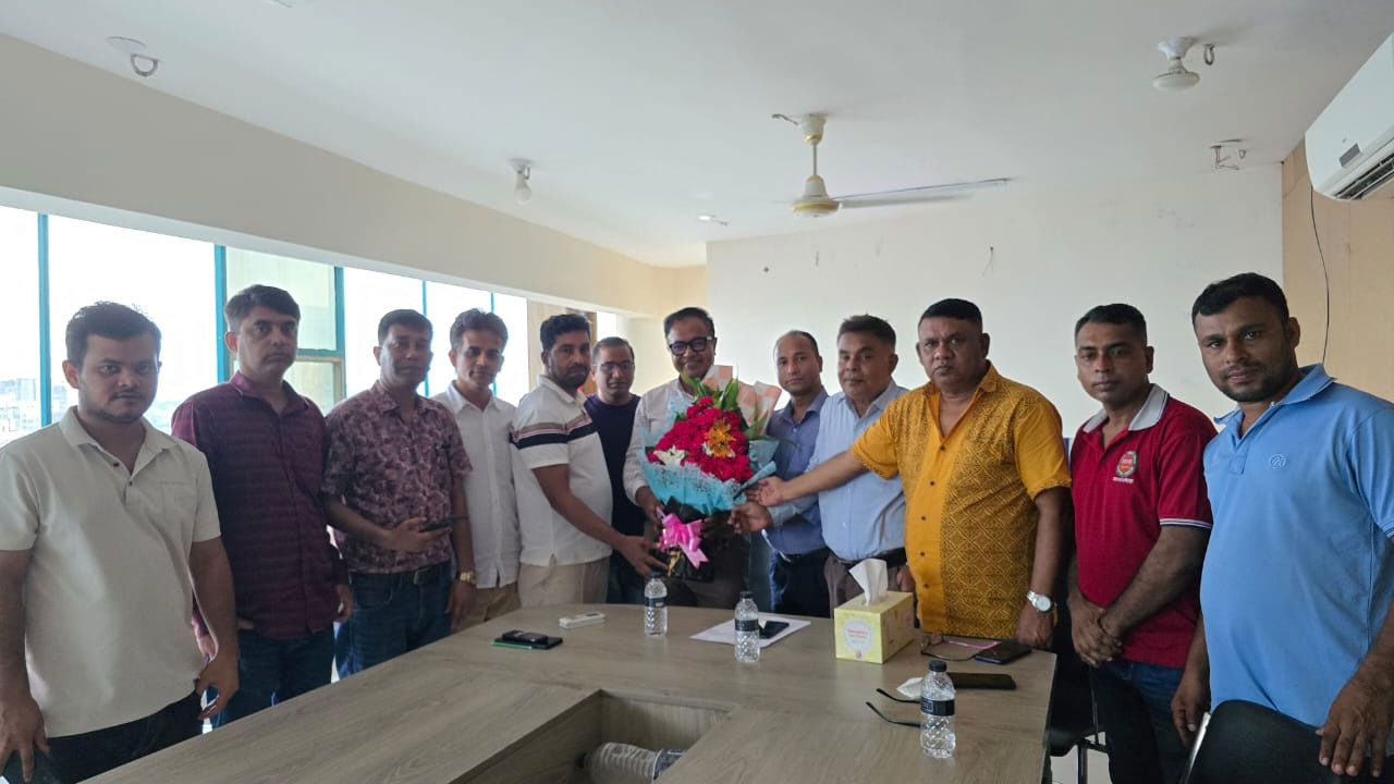 তৌহিদুল ইসলাম মিন্টুকে সংবর্ধনা দিয়েছে নড়াইল জেলা সাংবাদিক ইউনিটি
