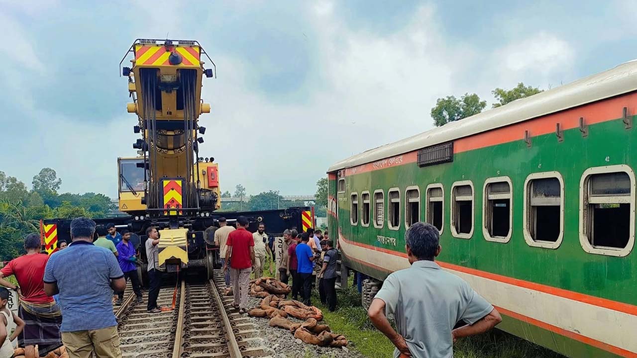 ঢাকার সাথে উত্তরাঞ্চলের ট্রেন চলাচল স্বাভাবিক