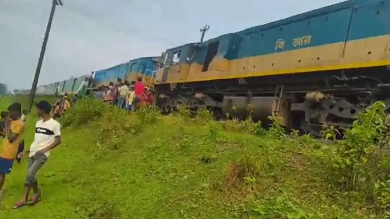 আগুন লাগা ট্রেন