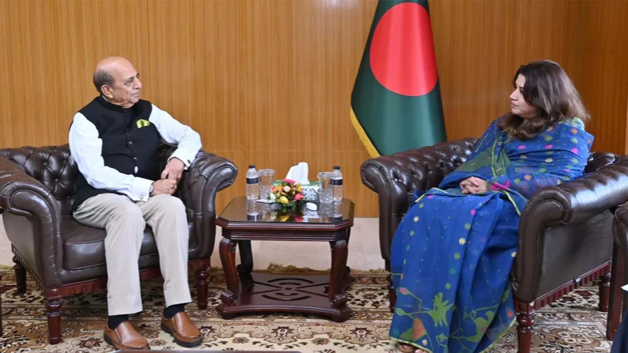 পররাষ্ট্র প্রতিমন্ত্রী শামা ওবায়েদের সাথে দীনেশ ত্রিবেদীর বৈঠক