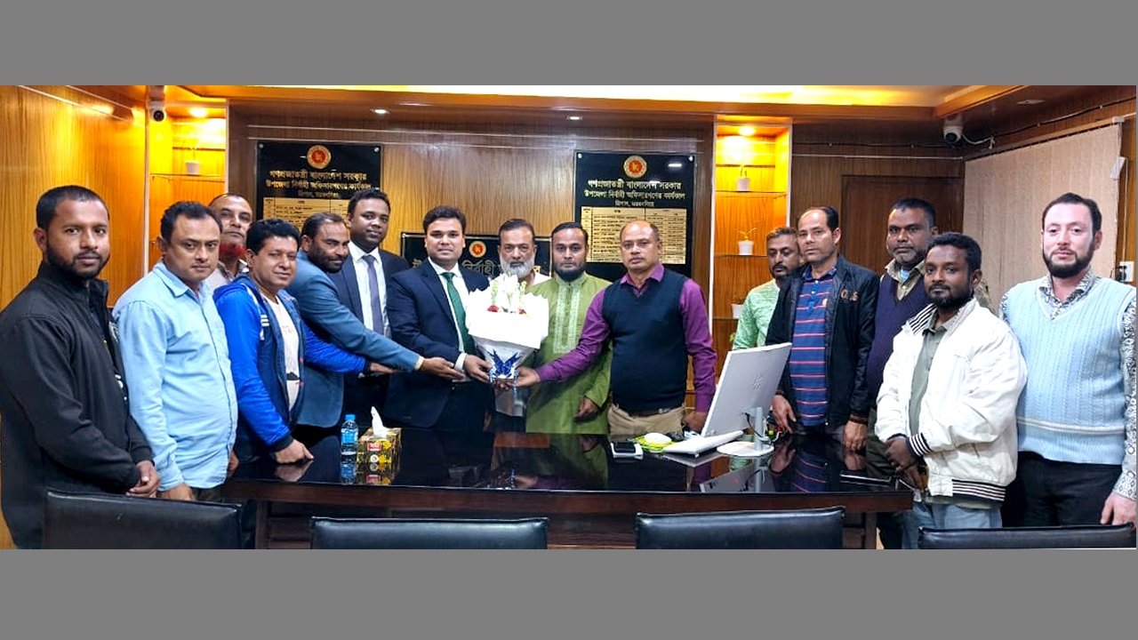 নবাগত ইউএনও কে ত্রিশাল প্রেস ক্লাবের ফুলেল শুভেচ্ছা