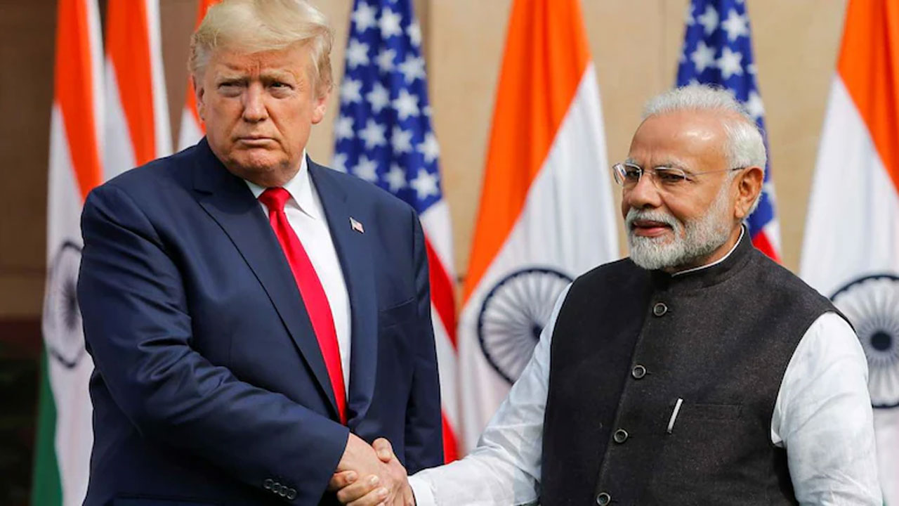 মার্কিনে প্রেসিডেন্ট ডোনাল্ড ট্রাম্প ও ভারতের প্রধানমন্ত্রী নরেন্দ্র মোদি