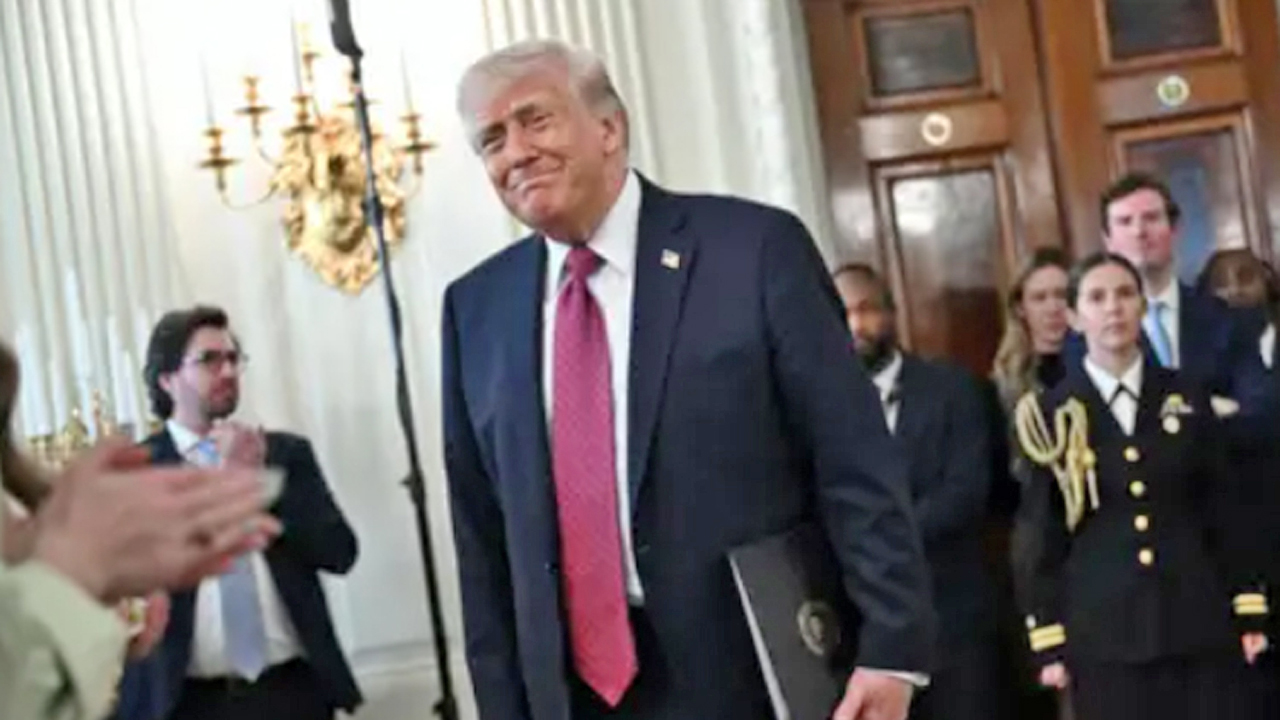 ইরানকে আলোচনার সময় দিতে যুদ্ধবিরতির মেয়াদ বাড়ানো : দাবি ট্রাম্পের