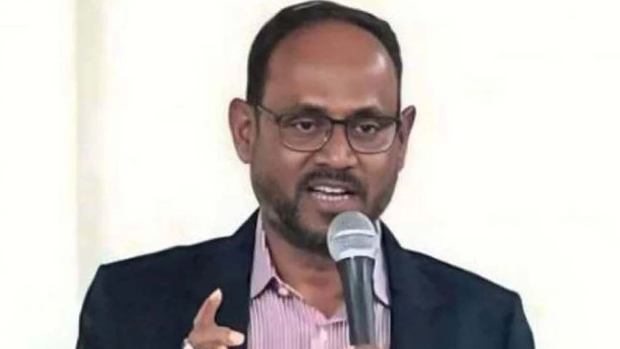 মৎস্য ও প্রাণিসম্পদ প্রতিমন্ত্রী সুলতান সালাউদ্দিন টুকু