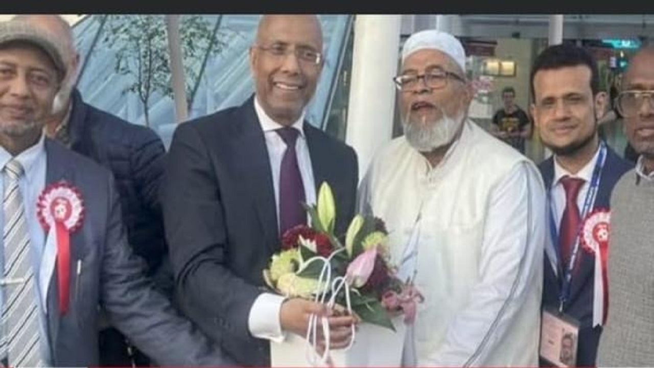 লন্ডনে টাওয়ার হ্যামলেটসের মেয়র লুৎফরের অ্যাস্পায়ার পার্টির নিরঙ্কুশ সংখ্যাগরিষ্ঠতা