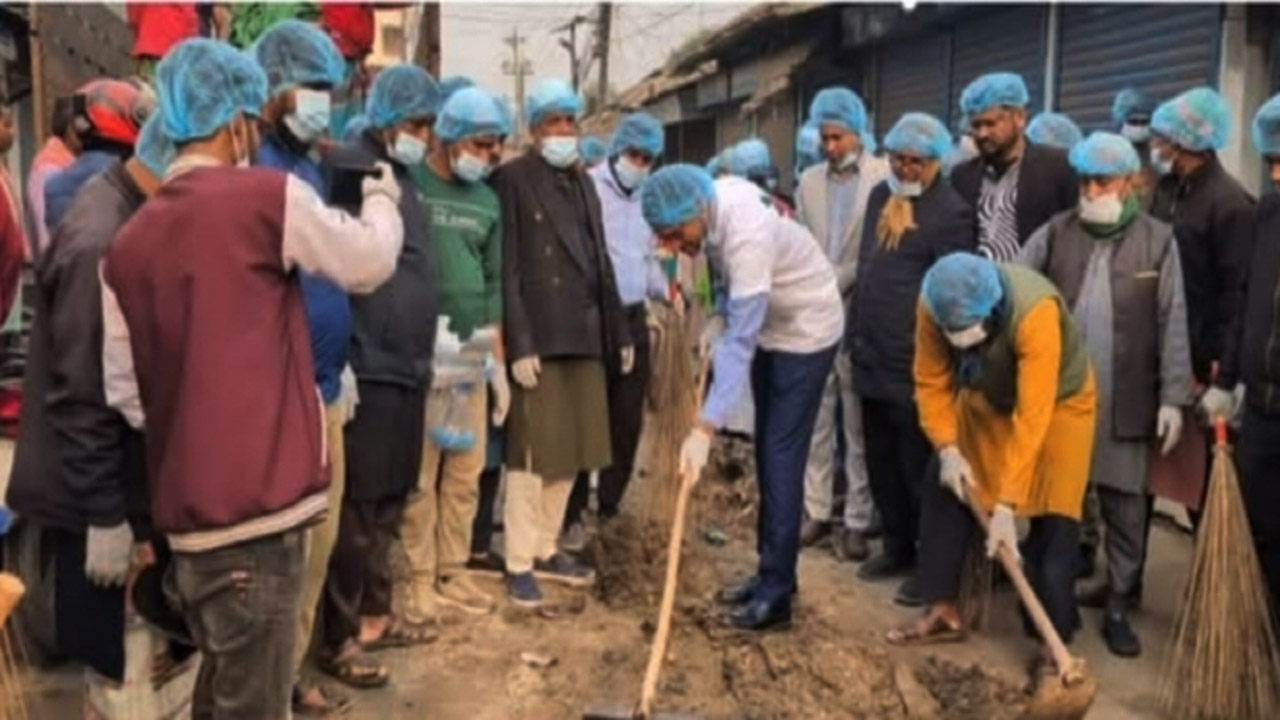 পরিচ্ছন্ন উলিপুর কর্মসূচির উদ্বোধন করলেন জামায়াতের এমপি সালেহী