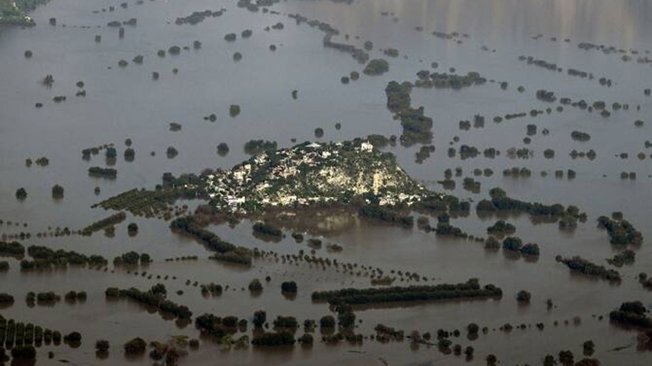 মেক্সিকোর হিডালগো রাজ্যের প্লাবিত একটি শহর