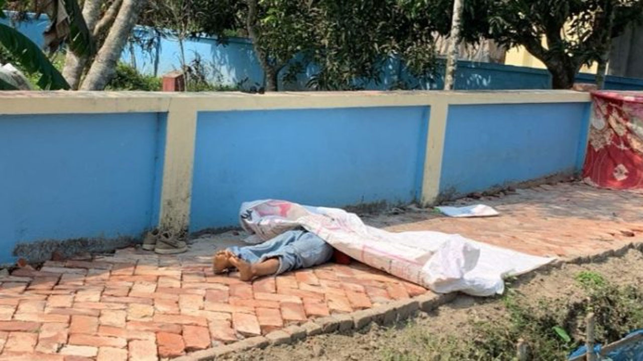 কিশোরী ফাতেমা আক্তার রিয়া মনির লাশ